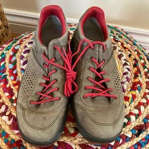 Lowa Gore-Tex Leather Taupe Gray and Red Shoes